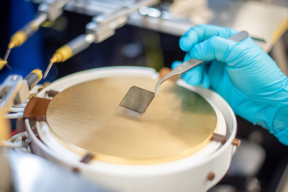 Scalable method to manufacture thin film transistors achieves ultra-clean interface