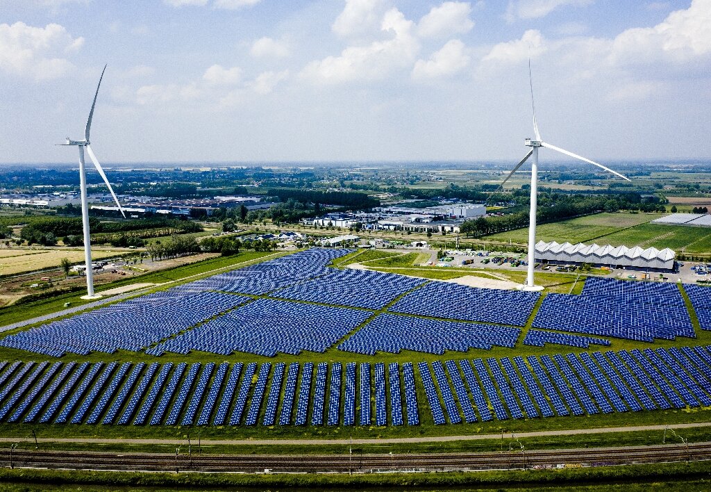 Sun, wind power make record 12% of world electricity: survey