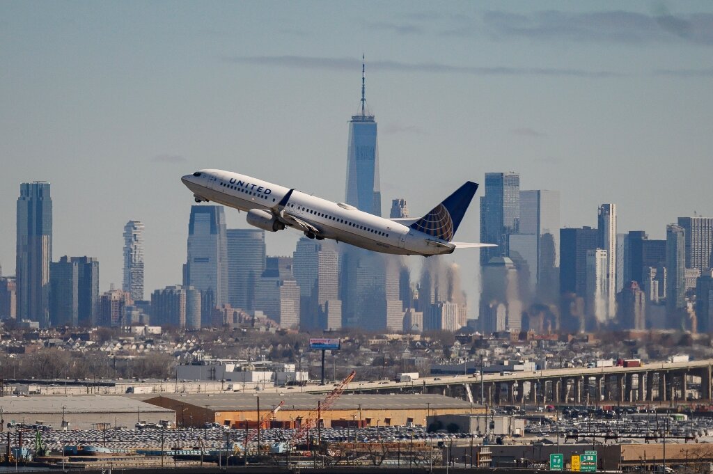 United Airlines triples Q2 profits on strong demand