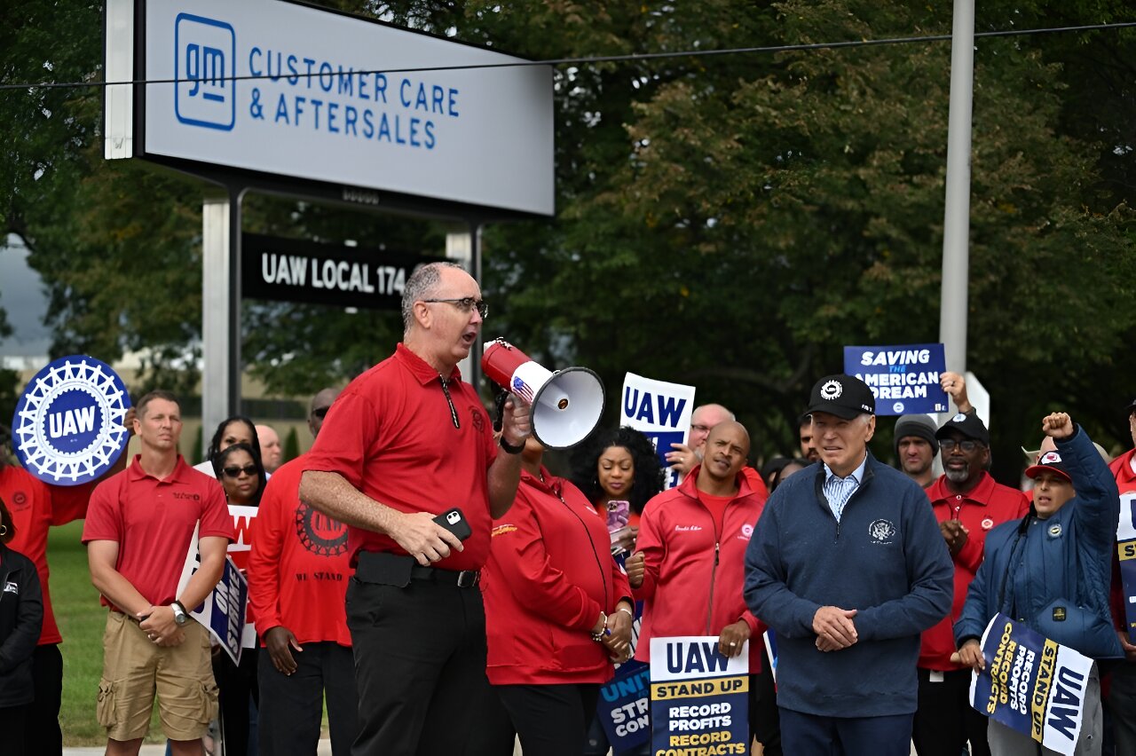 US auto union expands strike after GM profits top estimates