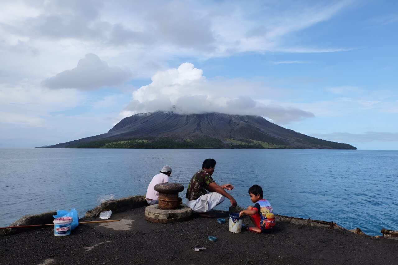 #Indonesia on alert for more eruptions at remote volcano