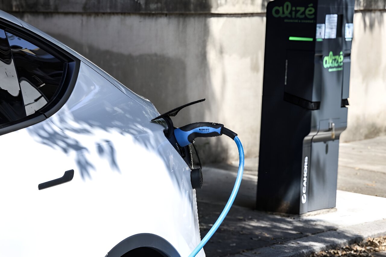 France suspends subsidized electric car scheme after surge
