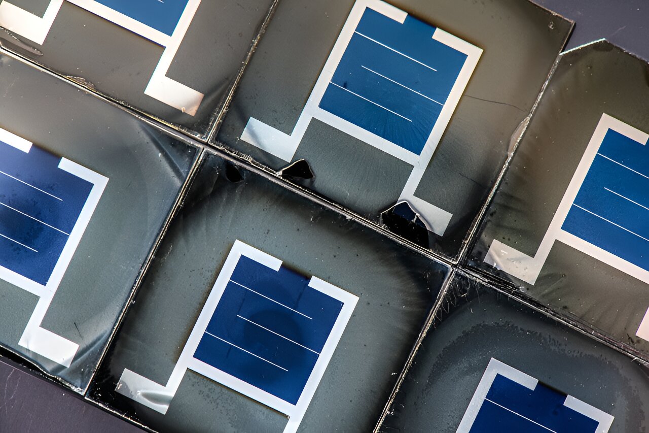 Researchers outline path forward for tandem solar cells