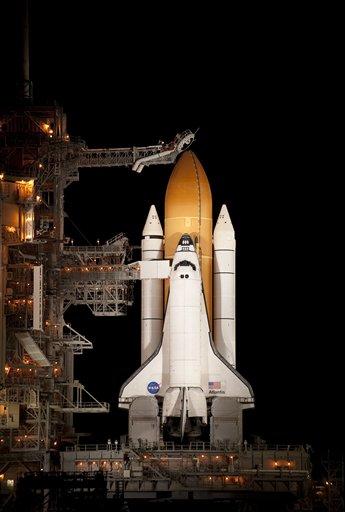 atlantis space shuttle night launch