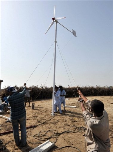 Pakistan island puts wind-power to work