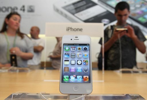 interview welvaart onderzeeër Apple's iPhone 4S already on sale in China