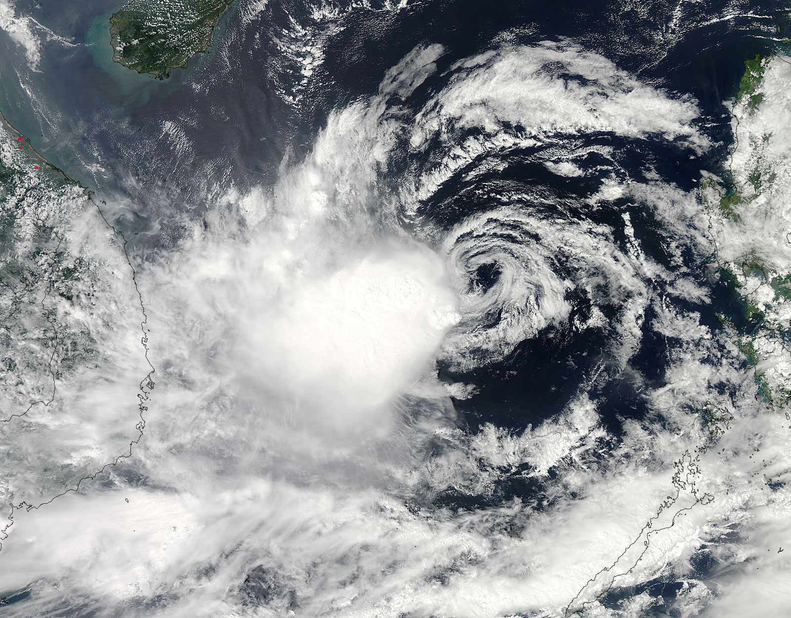 Тайфун с космоса. Тайфуны в тихом океане. Тайфун вид из космоса. Тайфун фото из космоса. A very strong wind