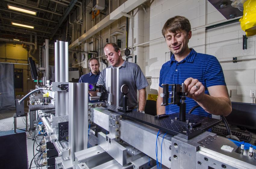 Researchers use shock tube for insight into physics early in blasts