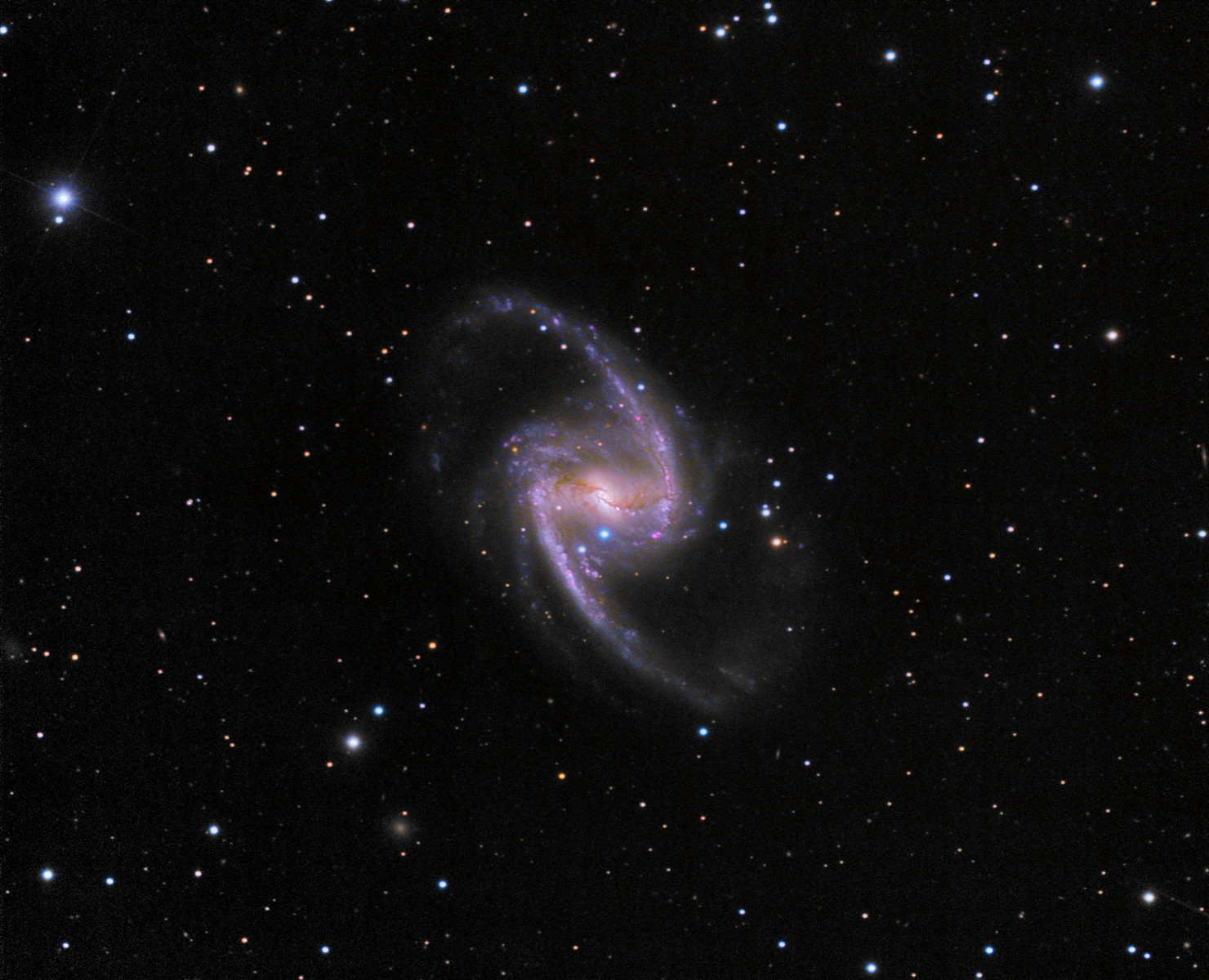 Старая новая звезда. Галактика NGC 1365. Спиральная Галактика NGC 1512. Галактика с перемычкой NGC 1300. Спиральная Галактика NGC 1512 (двойная Кольцевая структура).