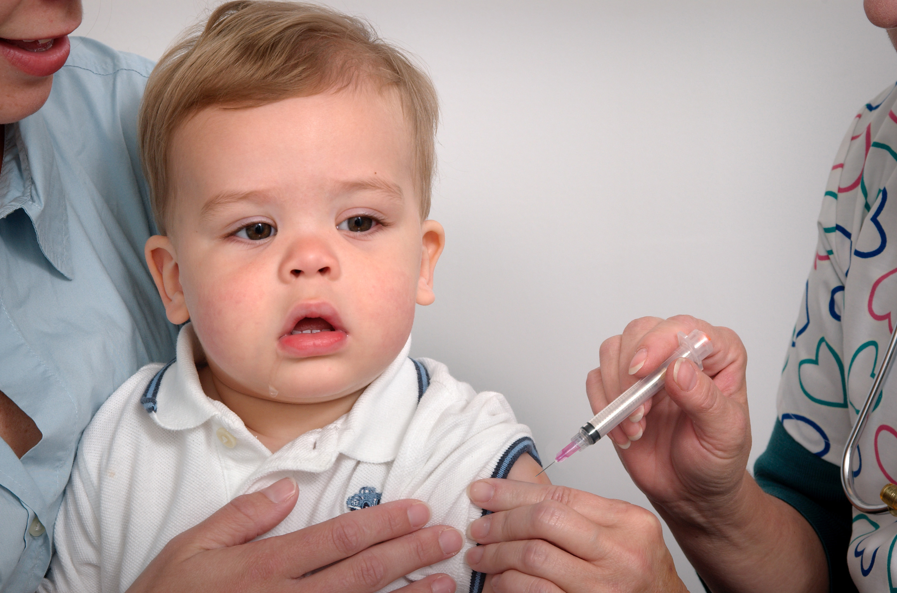 Прививка в ножку ребенку