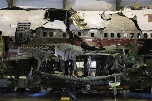 TWA Flight 800, July 17, 1996, a Boeing 747-131 breaks up mid-air due to  fuel tank explosion after caused by a short circuit. All 230 people on  board (212 passengers, 18 crew) are killed. : r/CatastrophicFailure