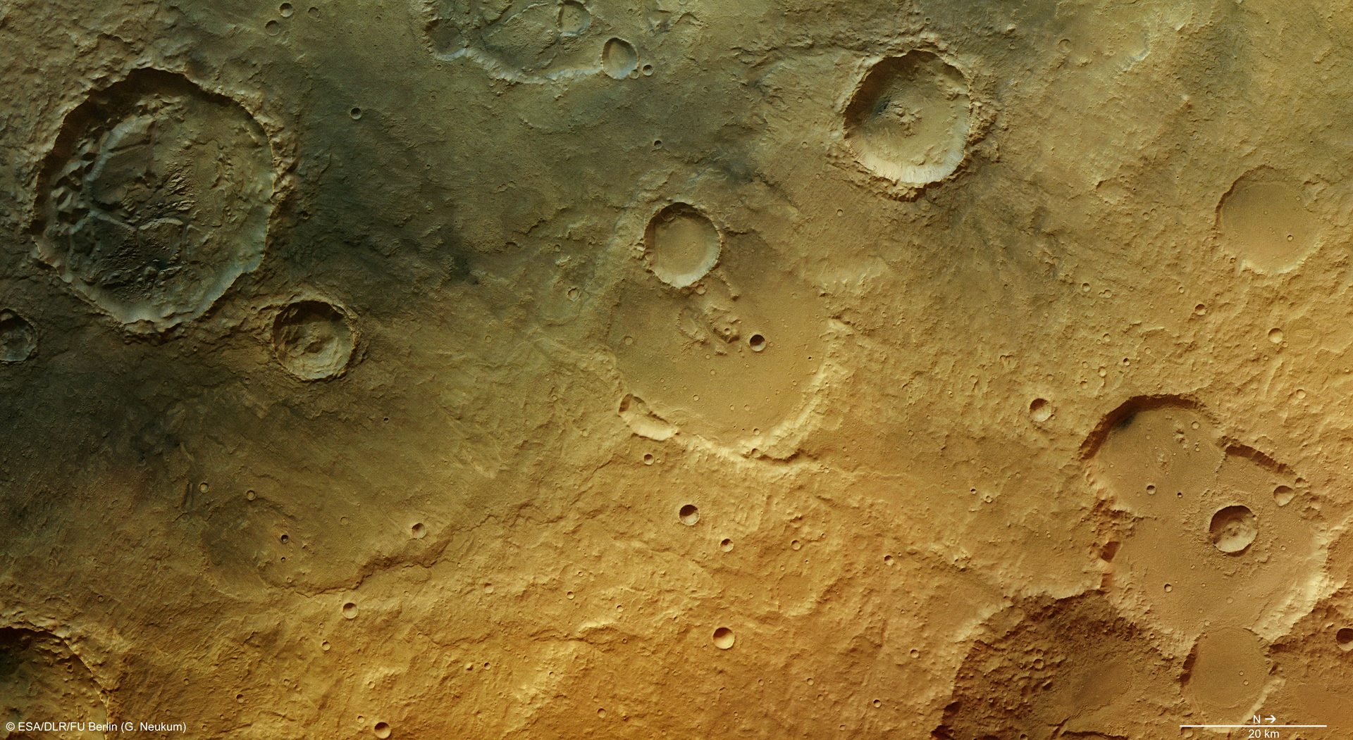 Поверхность планеты с кратерами