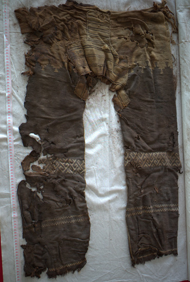 idiota Redada abajo 3000 year old trousers discovered in Chinese grave oldest ever found