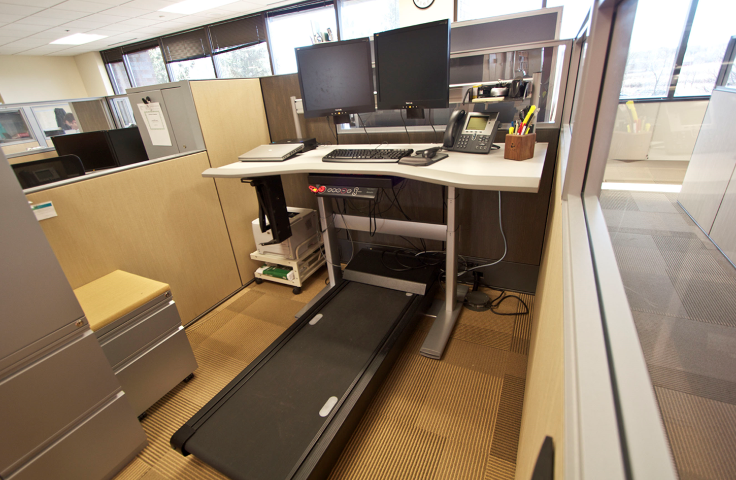 Treadmill Workstation Benefits Employees Employers Study Says