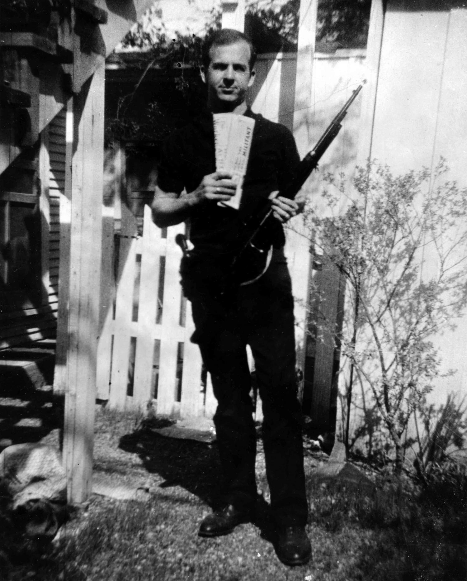 Backyard Photo Of Lee Harvey Oswald Is Authentic