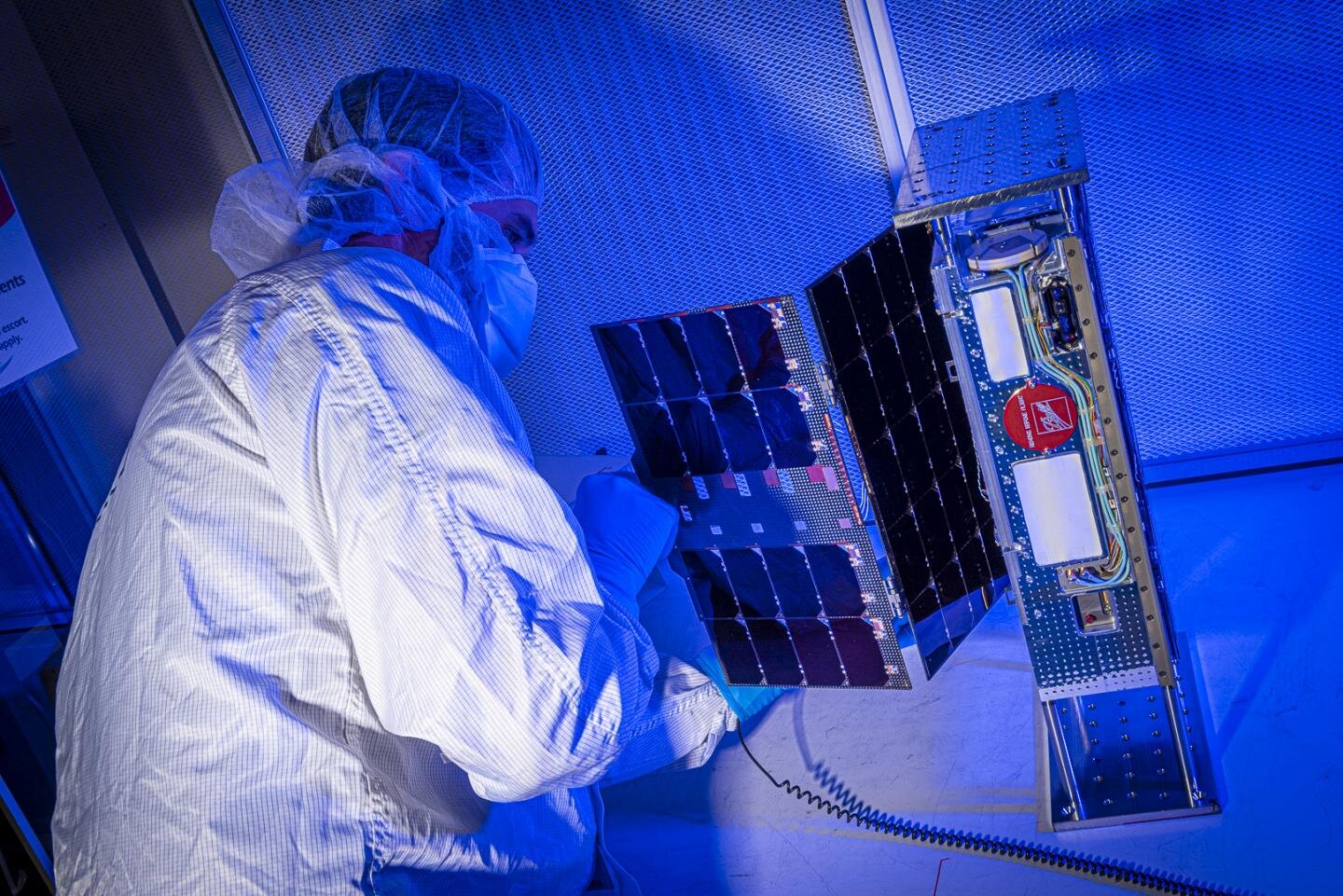 New NASA-funded CubeSat poised to take Earth's temperature from space - Phys.Org