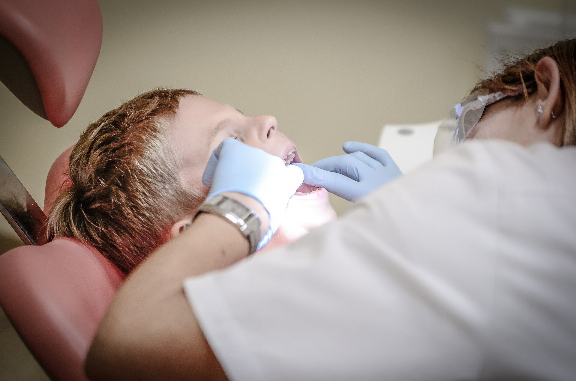 Children living in deprived areas are three times more likely to need dental extractions in hospital, finds study