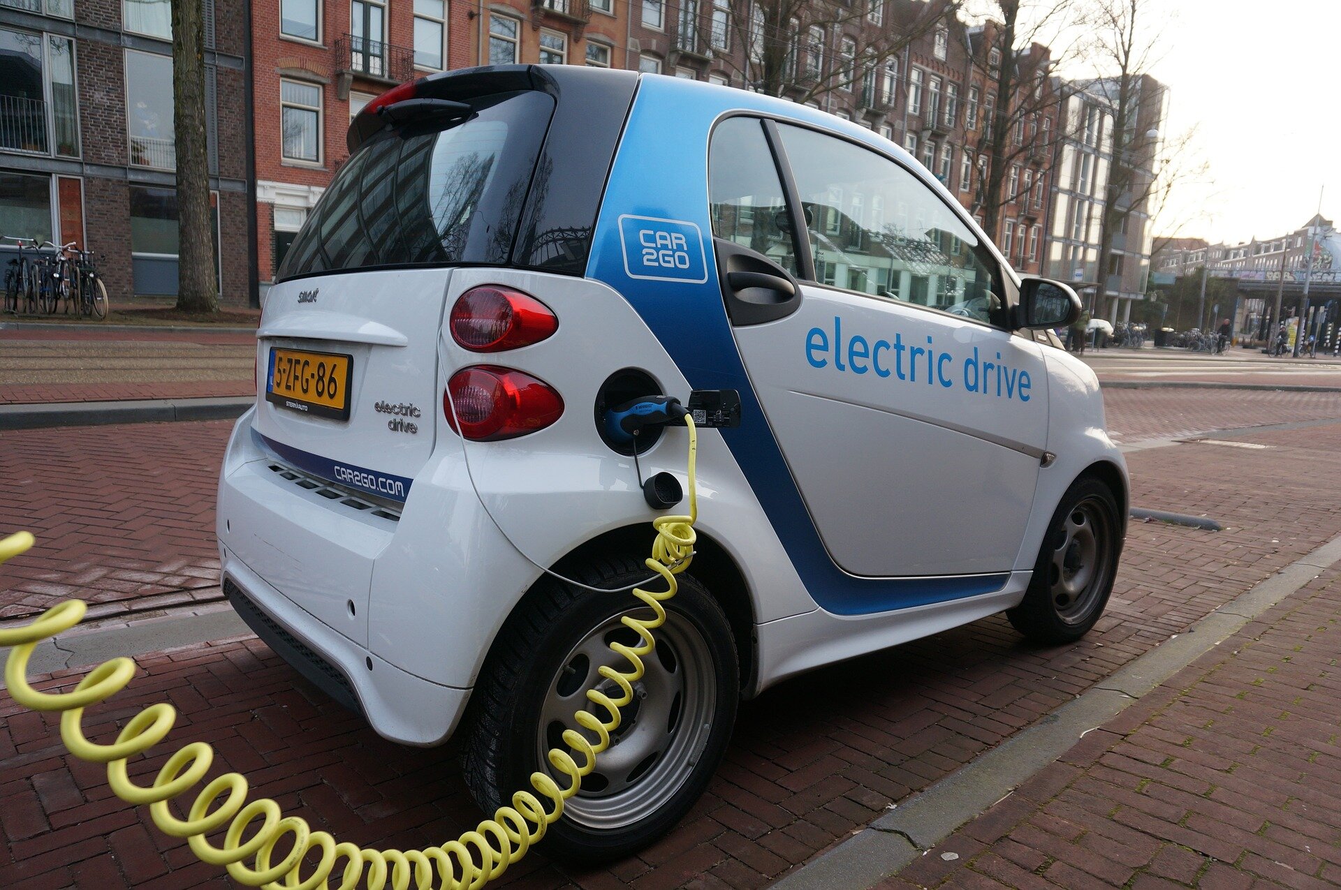 #Pedestrians may be twice as likely to be hit by electric/hybrid cars as petrol/diesel ones