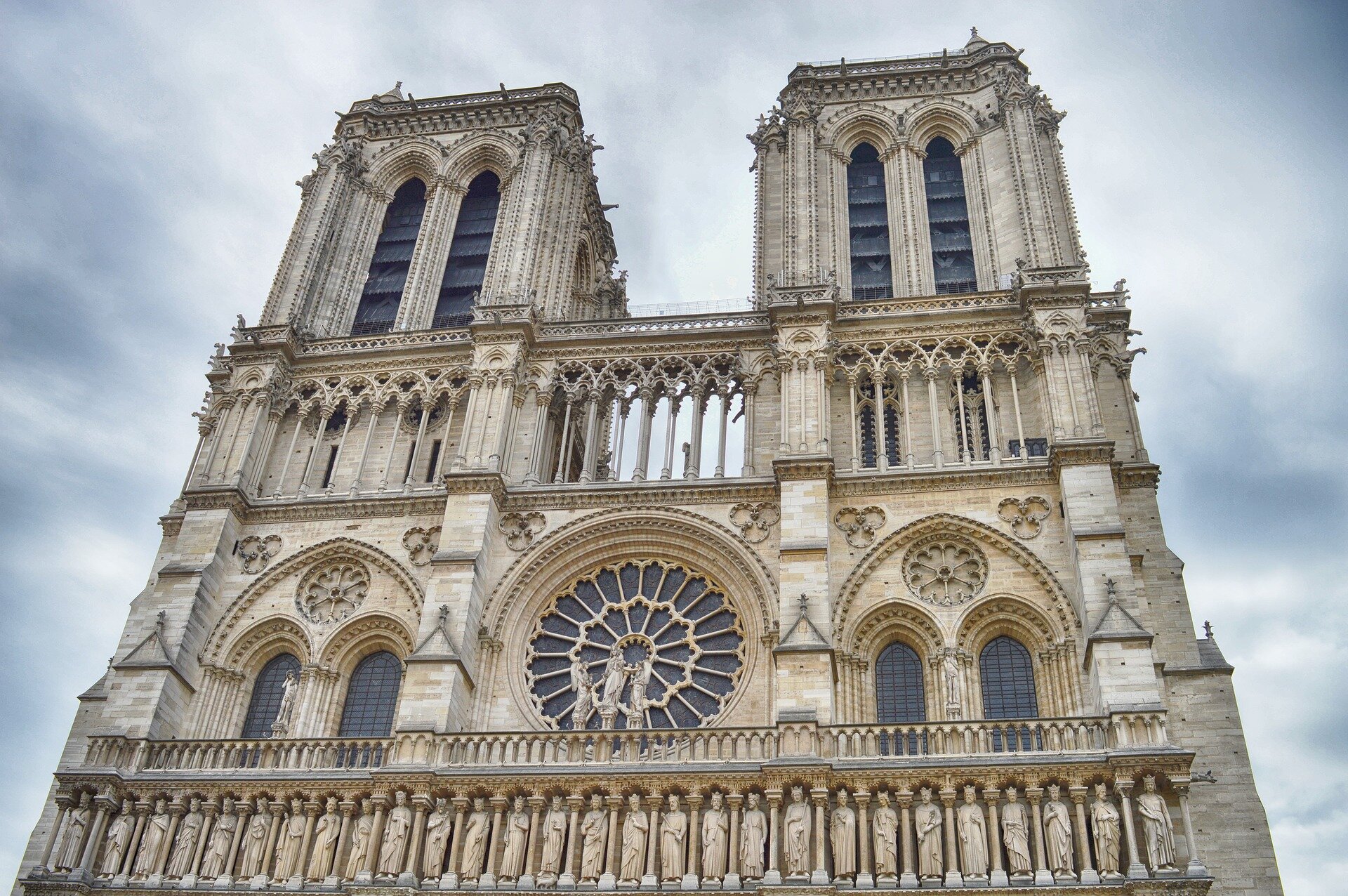Digital cathedrals: bringing Notre-Dame de Paris back to life