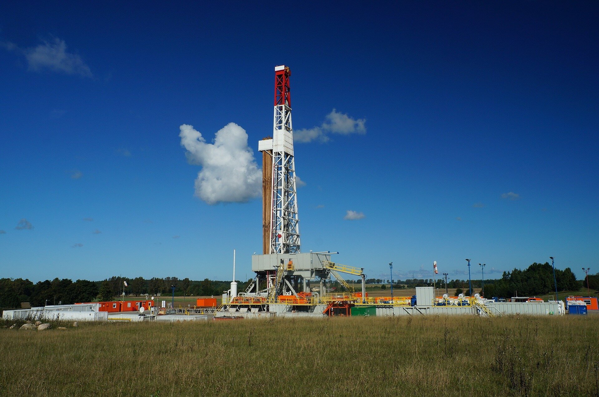 Geothermal drilling successes offer potential gain for petroleum industry