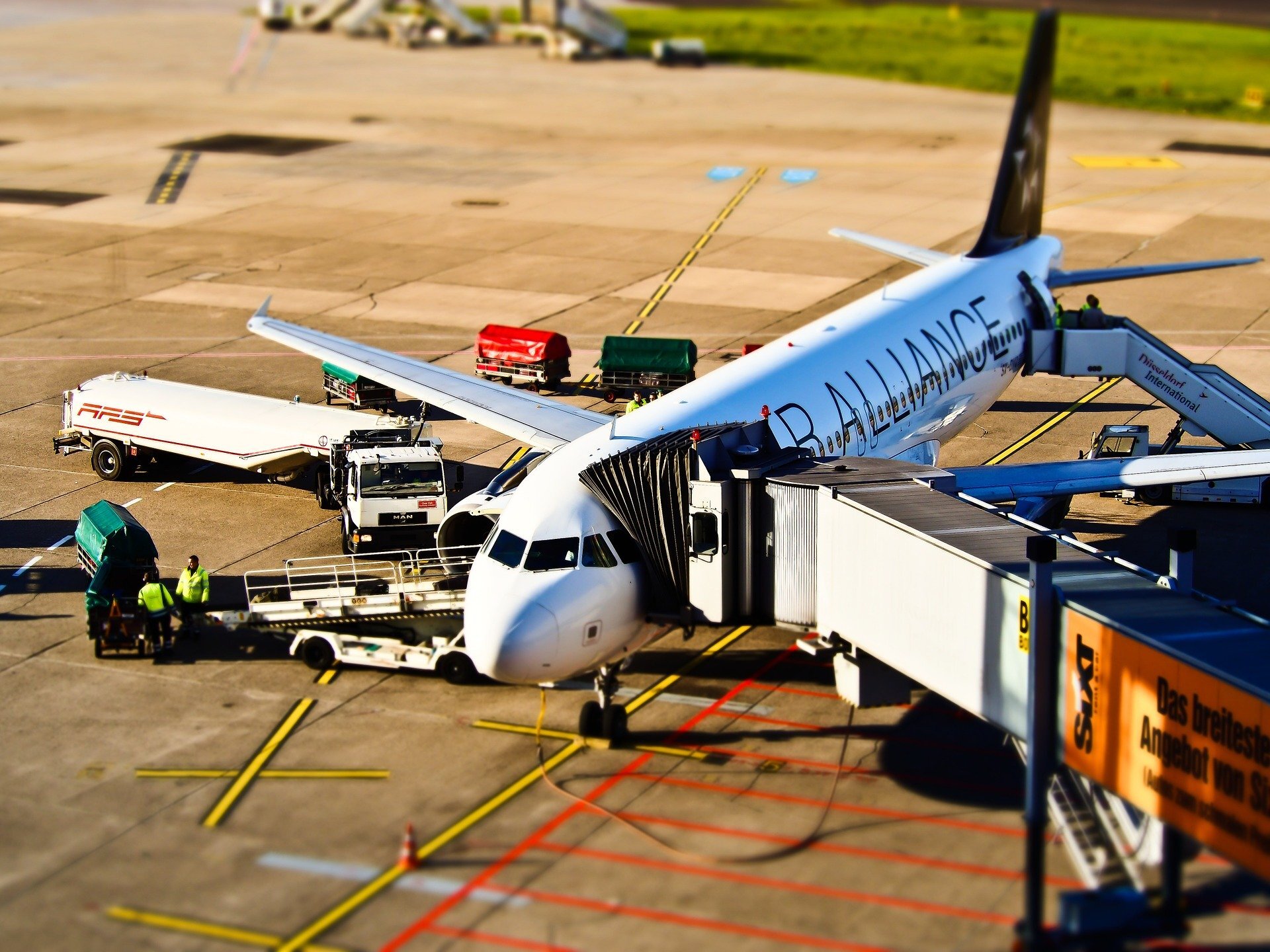#Study finds that frequent-flyer programs increase cost of business travel