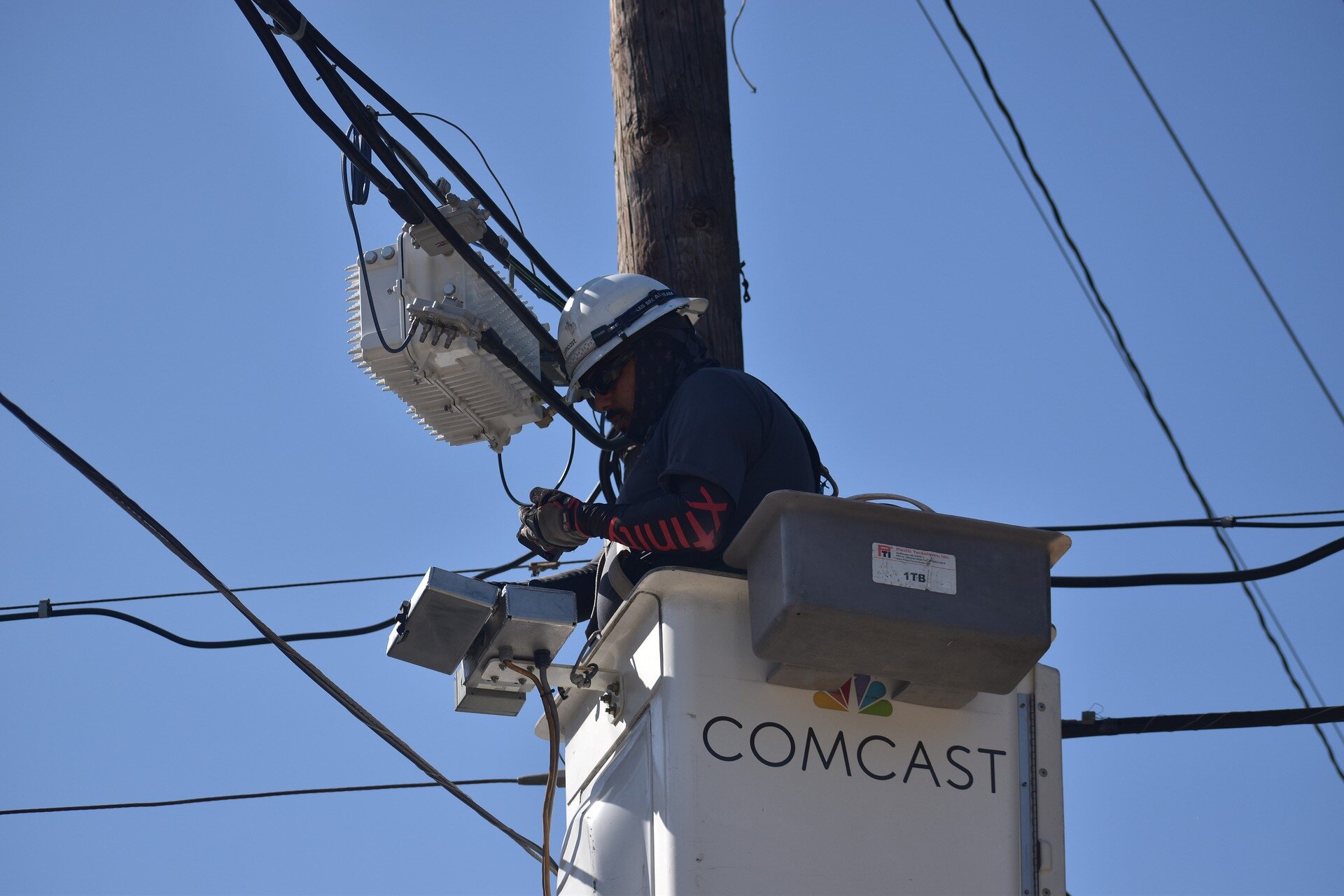 Comcast hypes 10G network. Is it twice as good as 5G? Actually, there’s no comparison possible