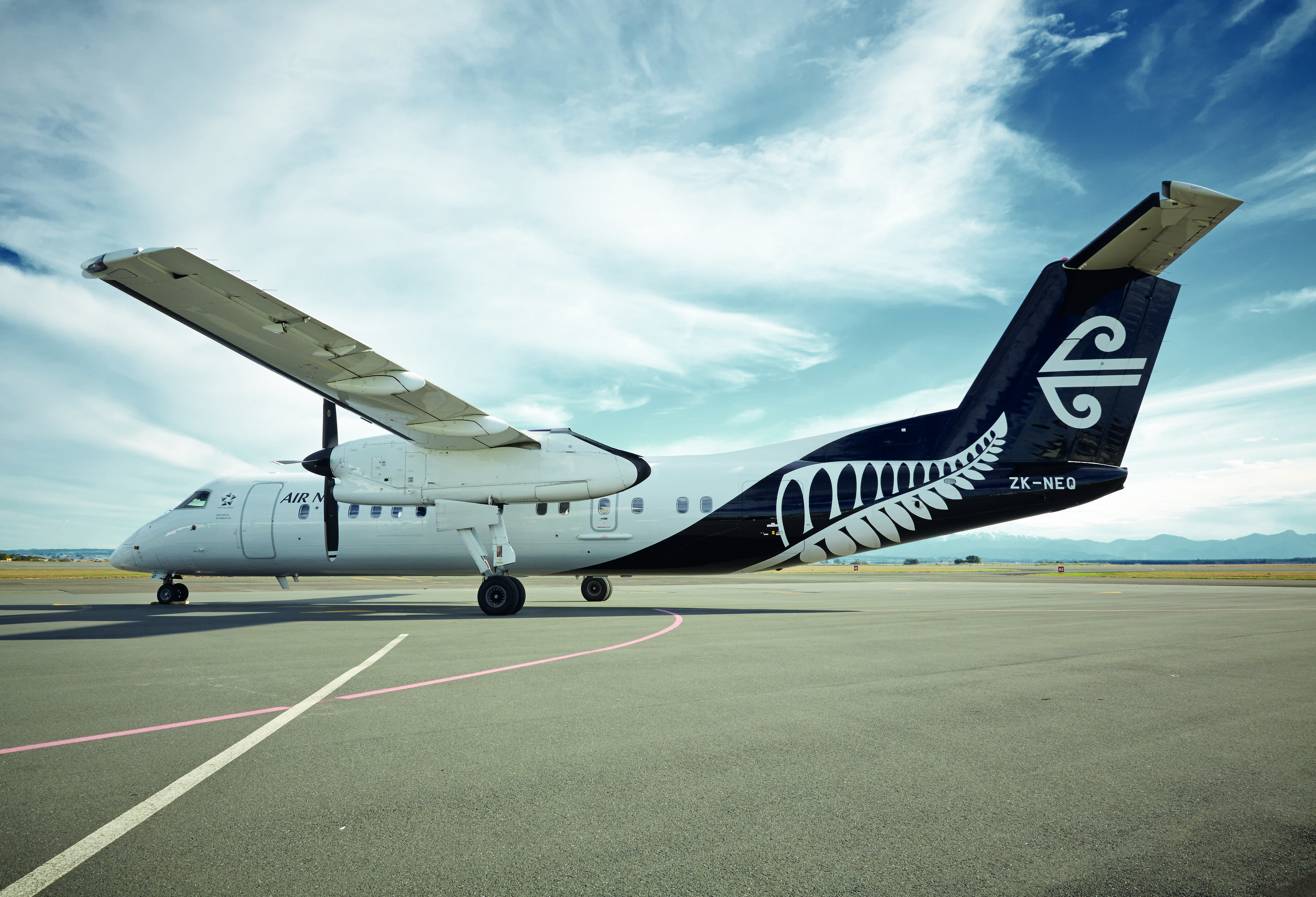 Air new zealand. Bombardier q300. Dash 8 q300 New Zealand. Air New Zealand plane.