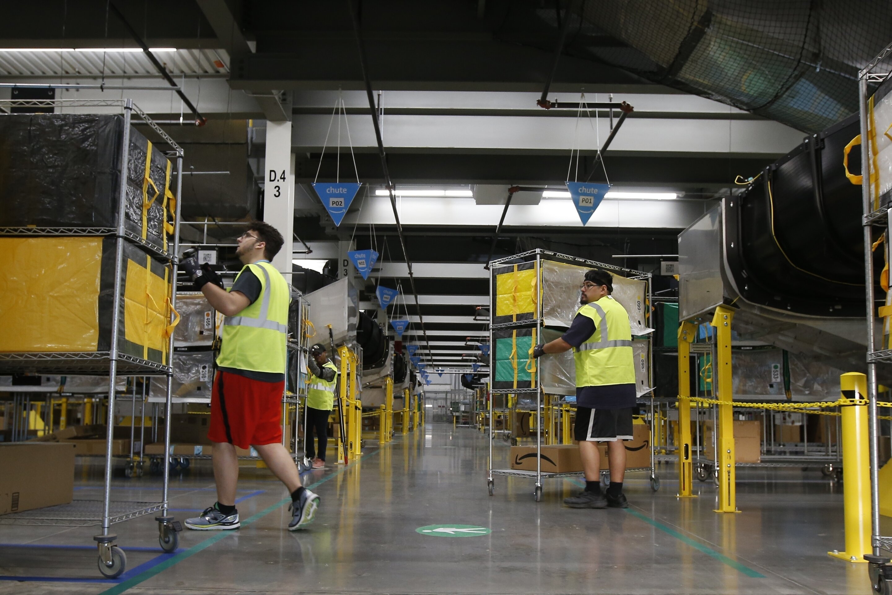 Amazon to mandate masks for all its workers in warehouses