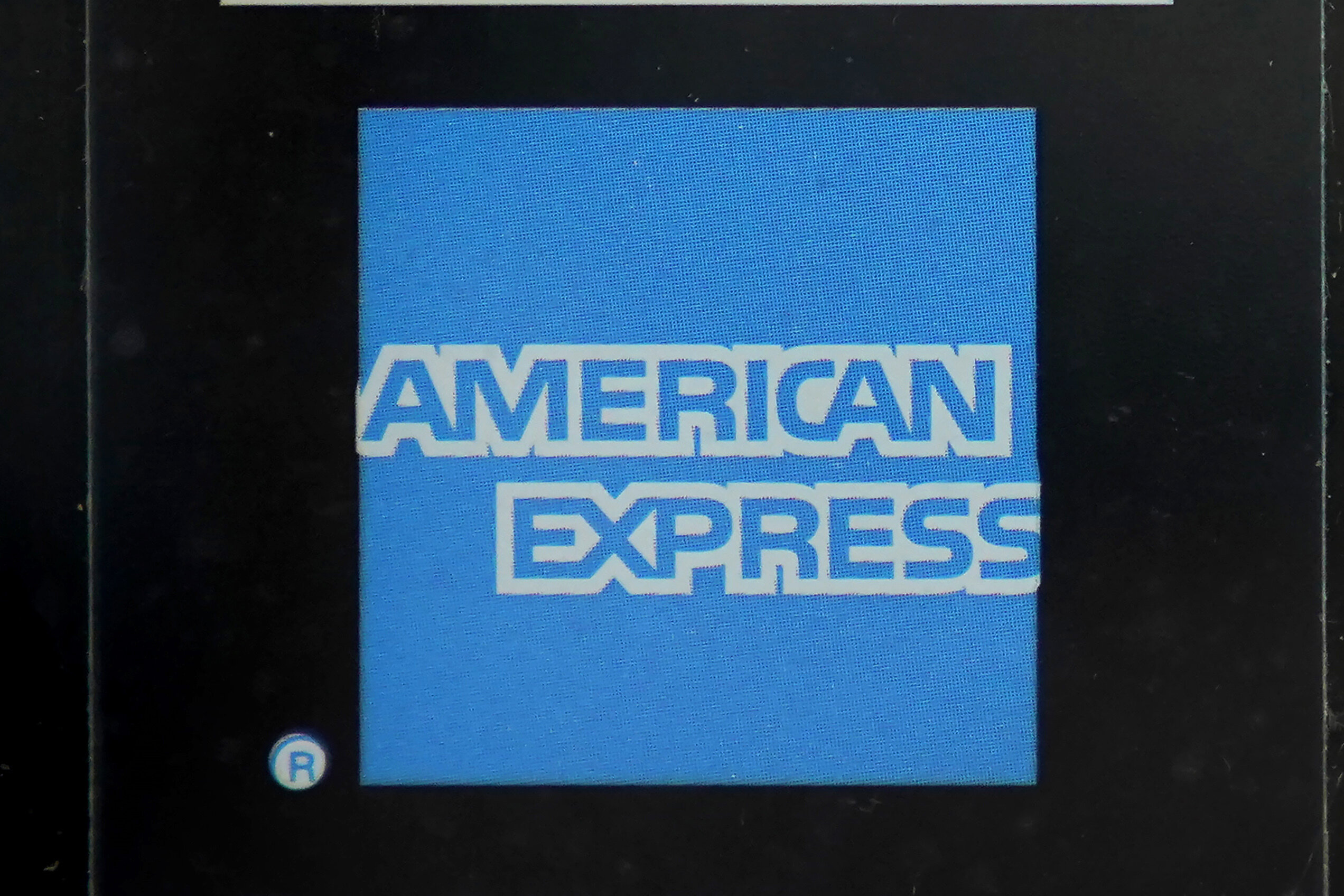 Американ экспресс в России. American Express карты 2022. Американ экспресс Сбербанк. American Express карта в России.