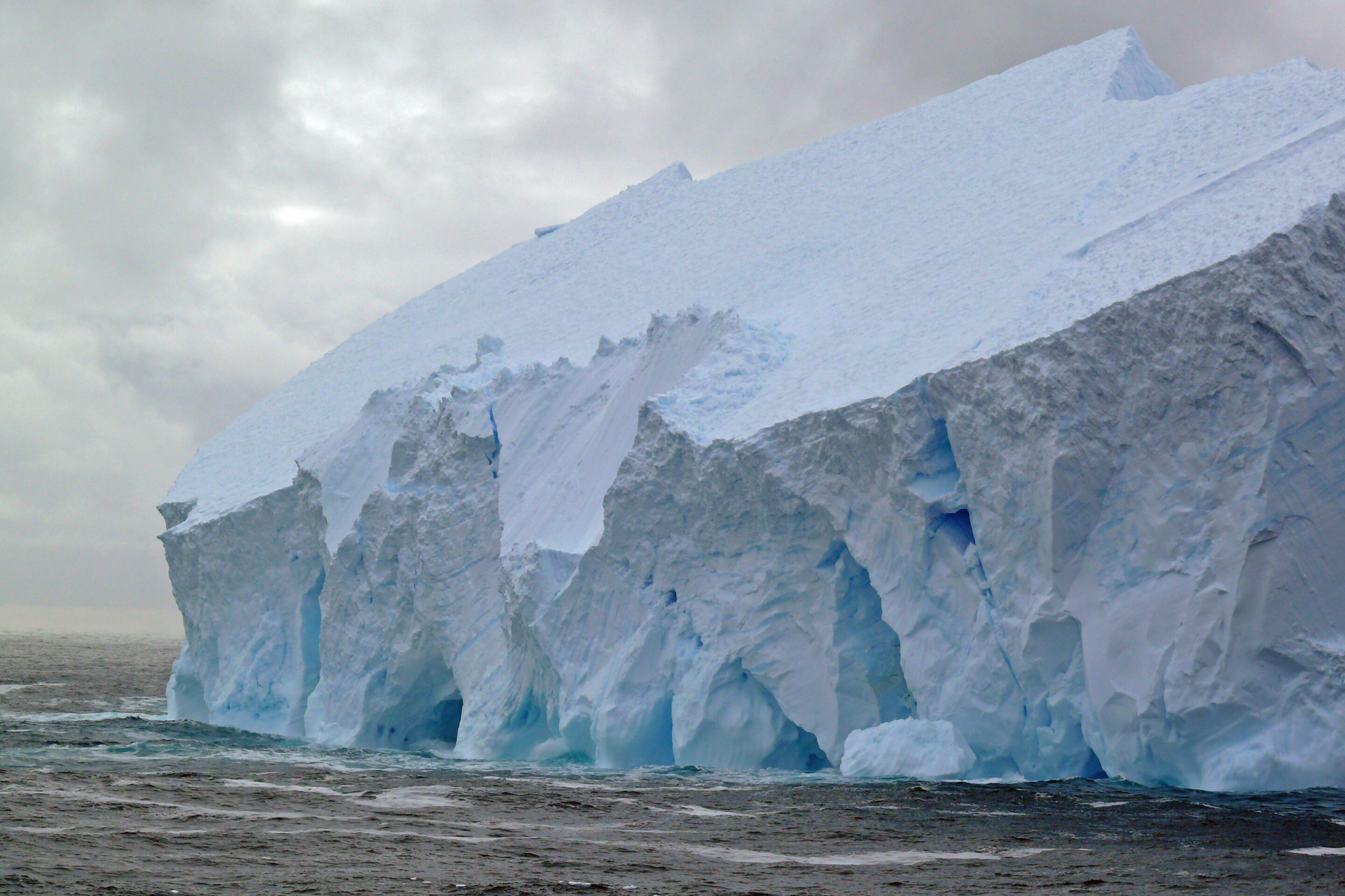 Antártida: el derretimiento eleva el nivel del mar más de lo que se creía.