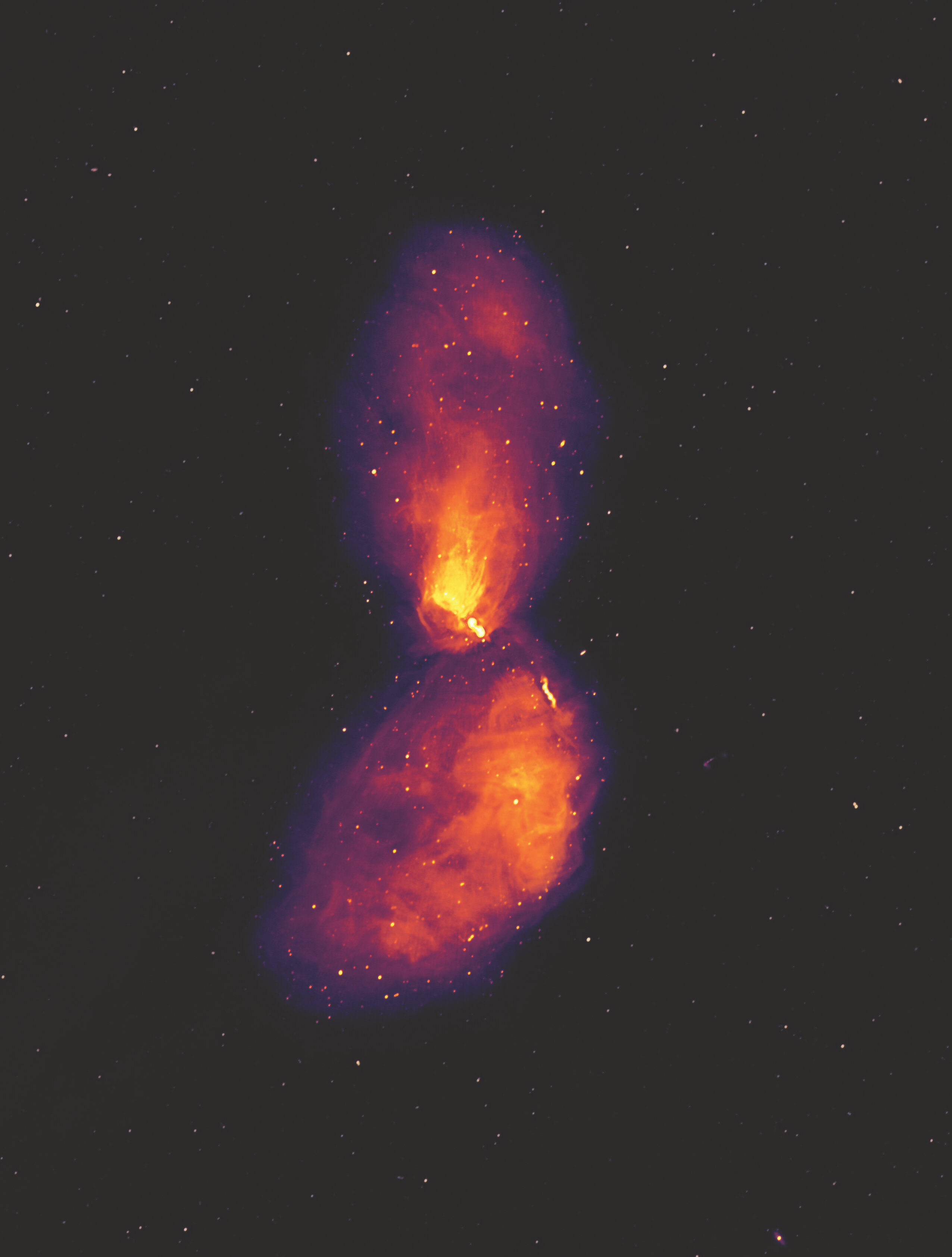Astronomai užfiksavo juodosios skylės išsiveržimą, 16 kartų ilgesnį nei pilnatis danguje