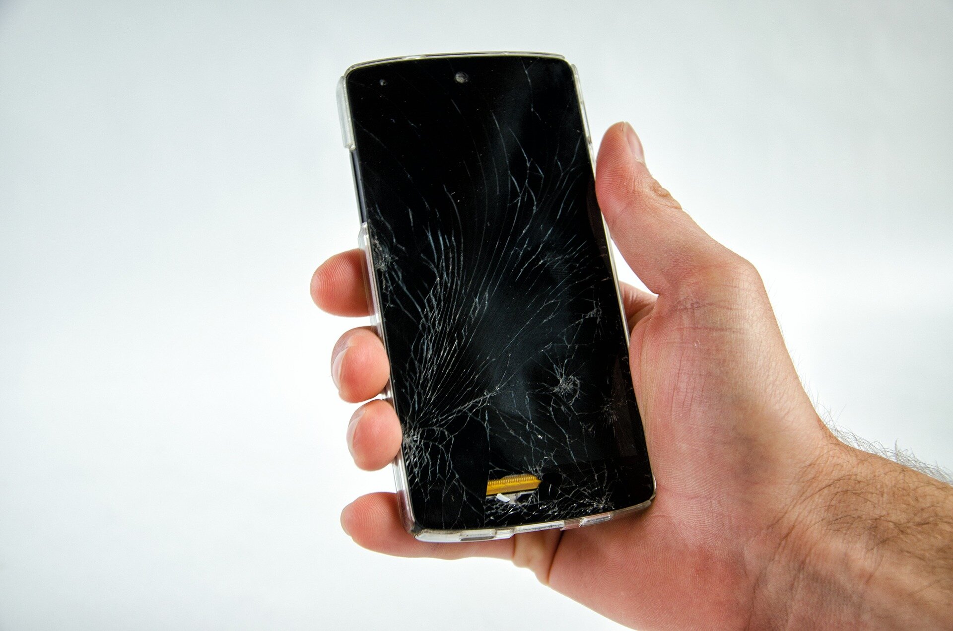 Researchers develop self-healing polymers for cracked cellphone screens