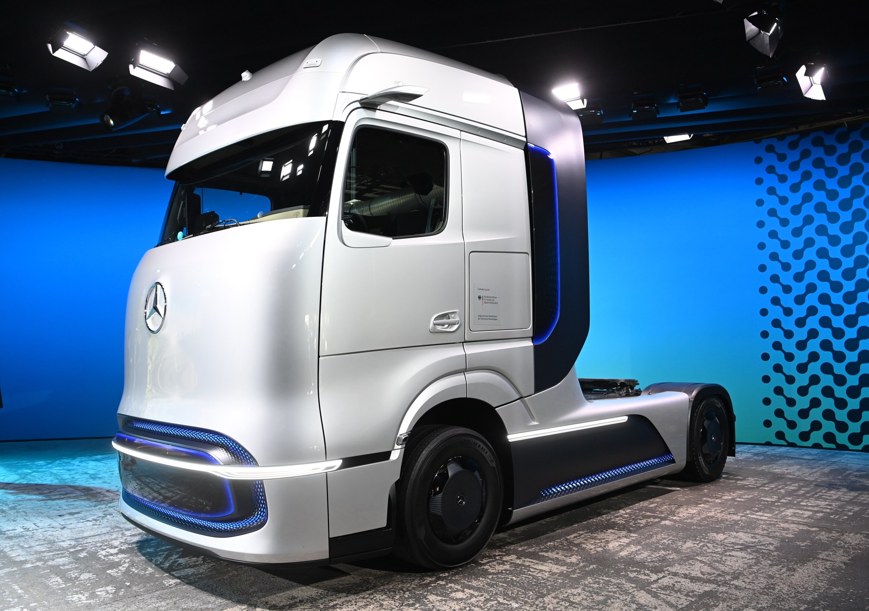 Daimler Truck says batteries, hydrogen are the future