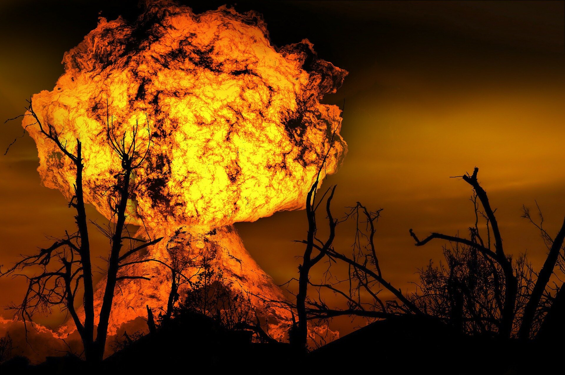 Research finds mechanically driven chemistry accelerates reactions in explosives