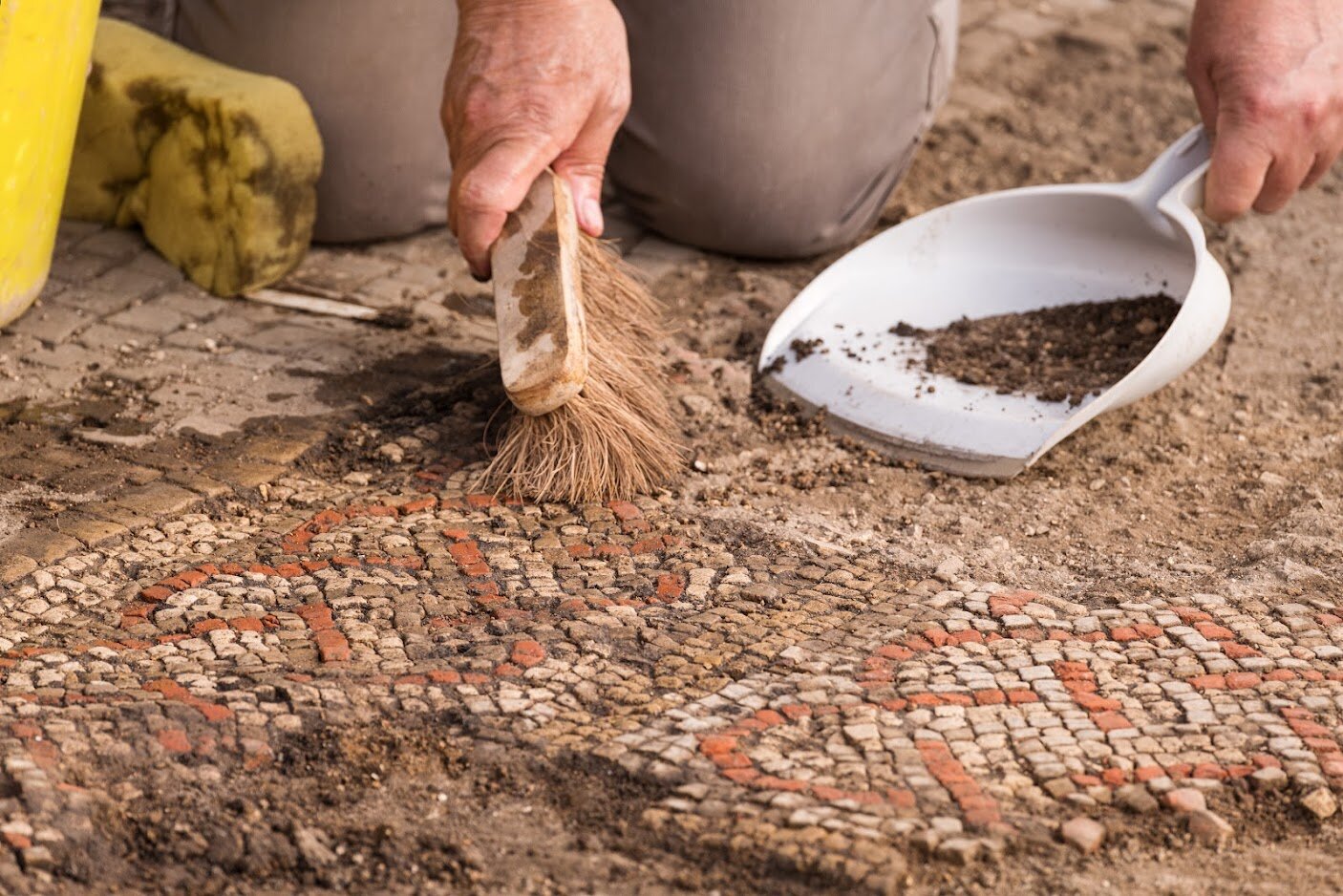 Extraordinary Roman mosaic and villa discovered beneath farmer's field in Rutlan..