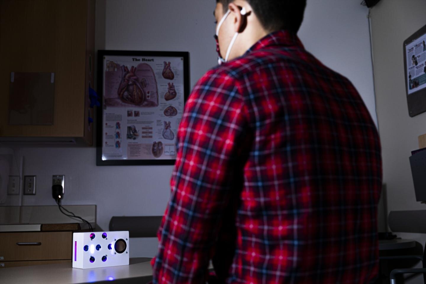 Akıllı hoparlörler kullanarak kalp ritminin temassız izlenmesi için ilk yapay zeka sistemi