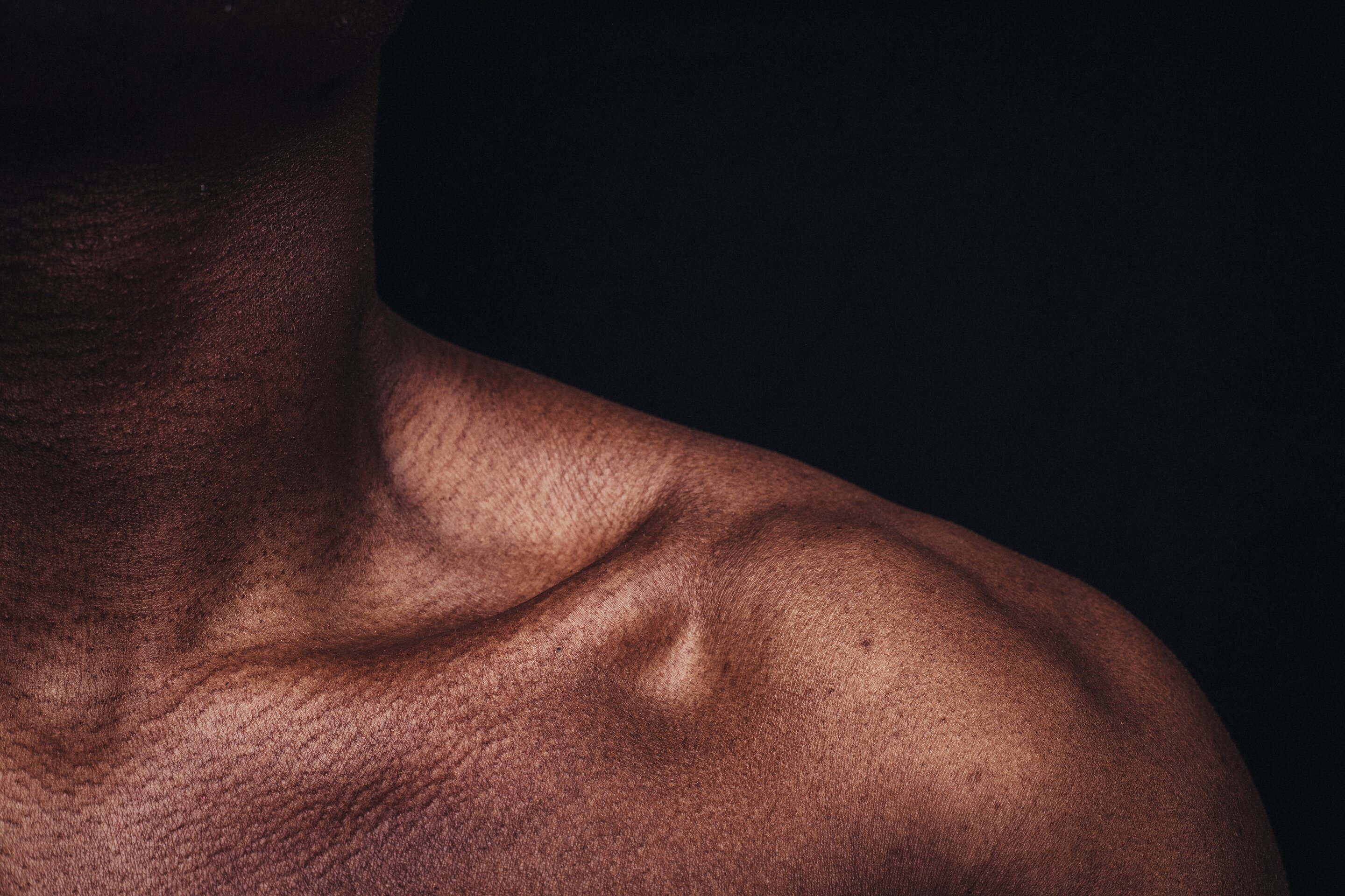 Your ideas can hurt your neck and again throughout lifting duties
