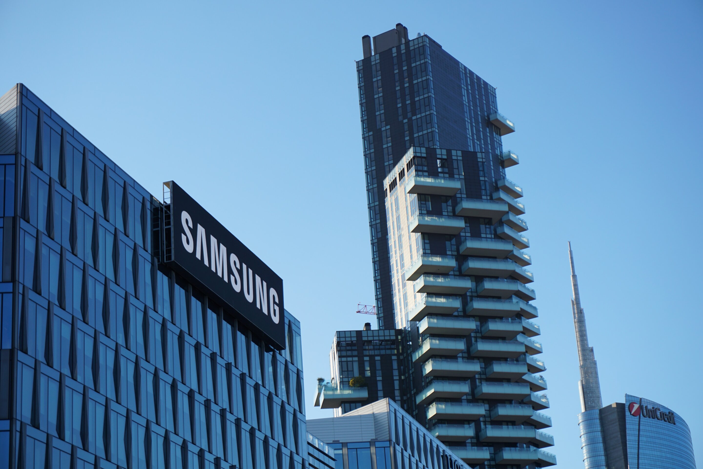 Samsung says second-quarter operating profit fell 95%