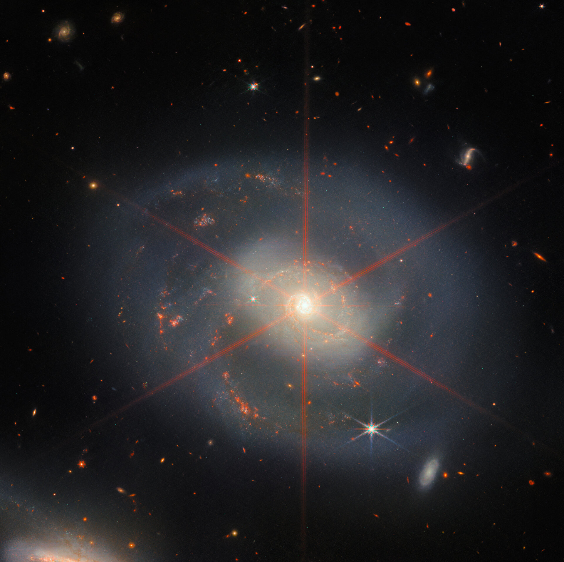 Webb legt het heldere, face-on spiraalstelsel NGC 7469 vast