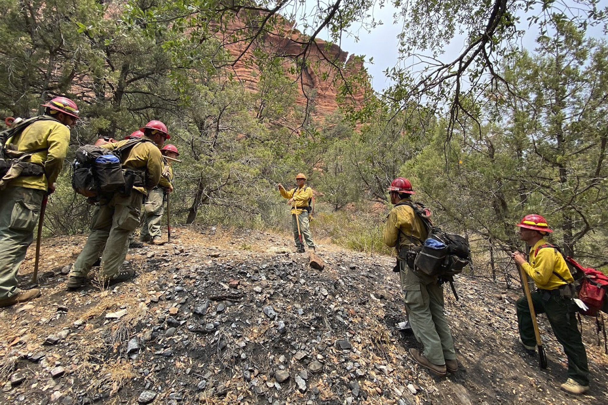 #Arizona fires sweep land rich with ancient sites, artifacts