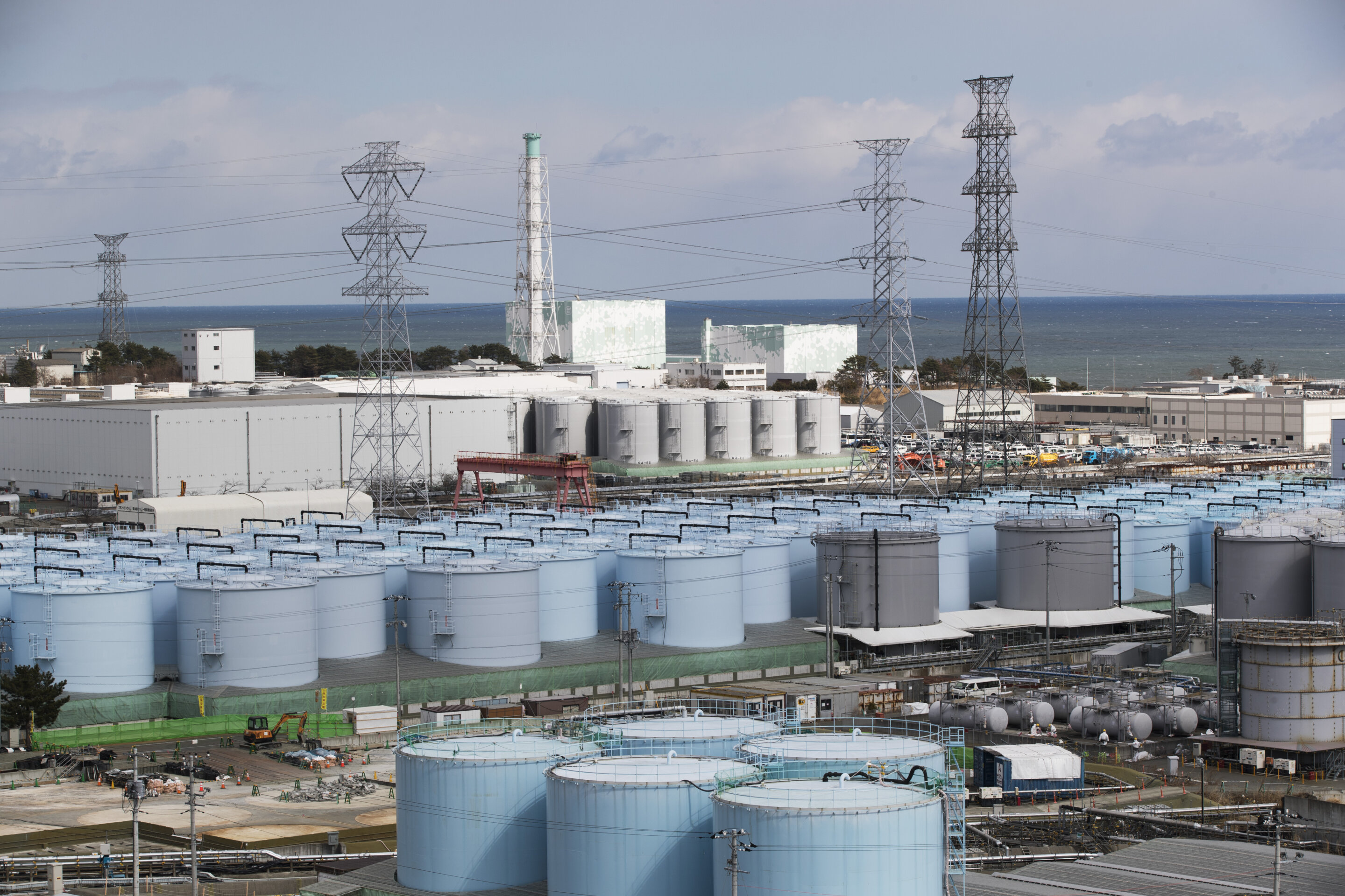 Experts to Fukushima plant to check water release plan