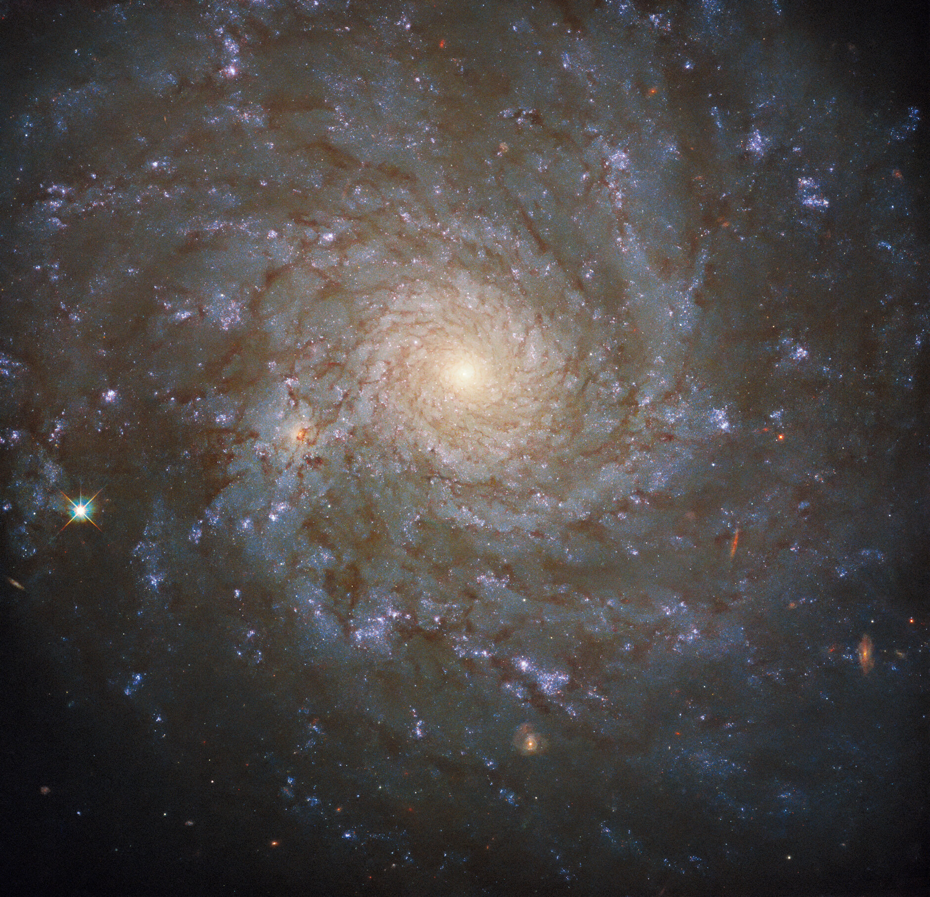 #Hubble spies a stunning spiral