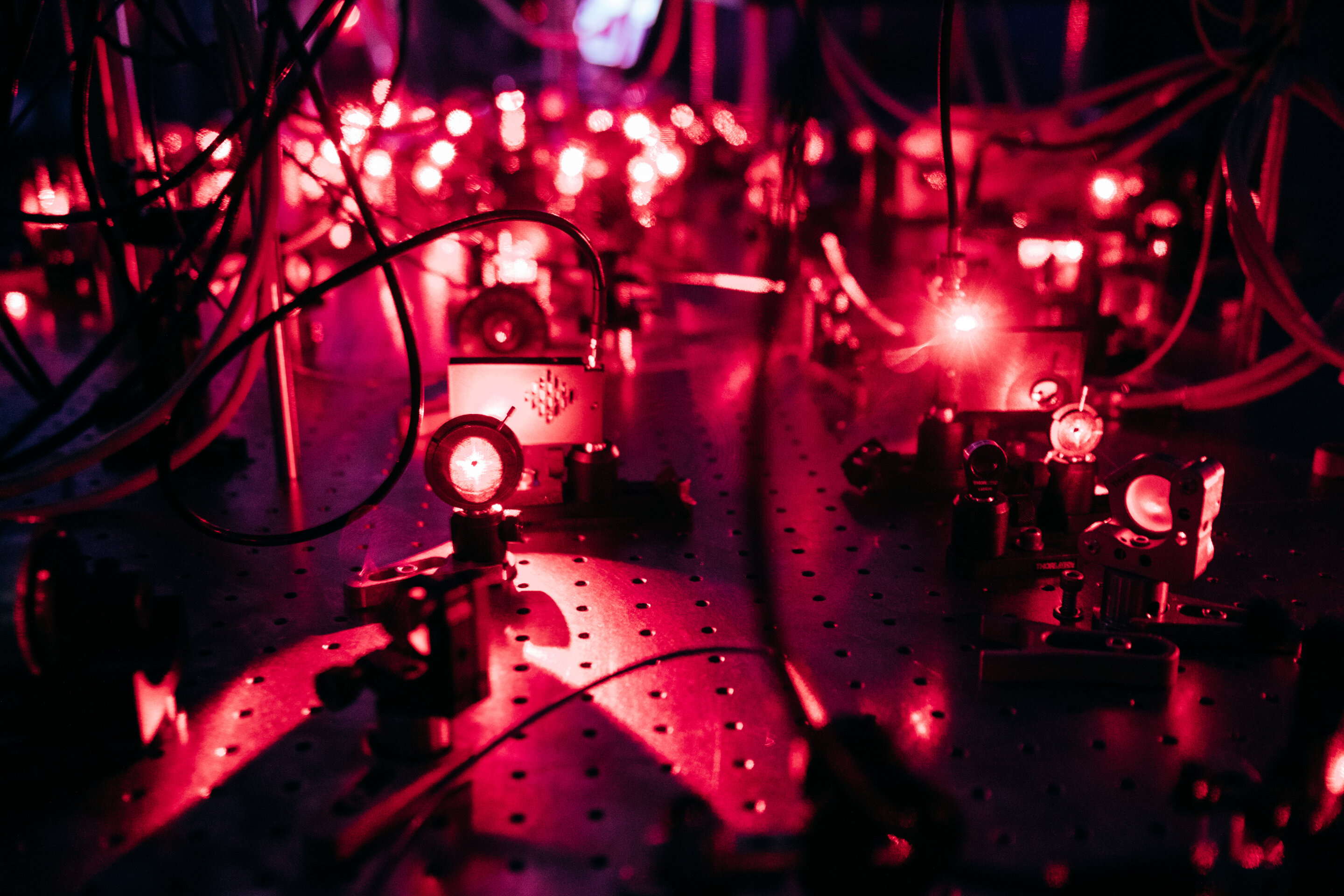 Lab creates superfluid circuit using fermions to study electron behavior