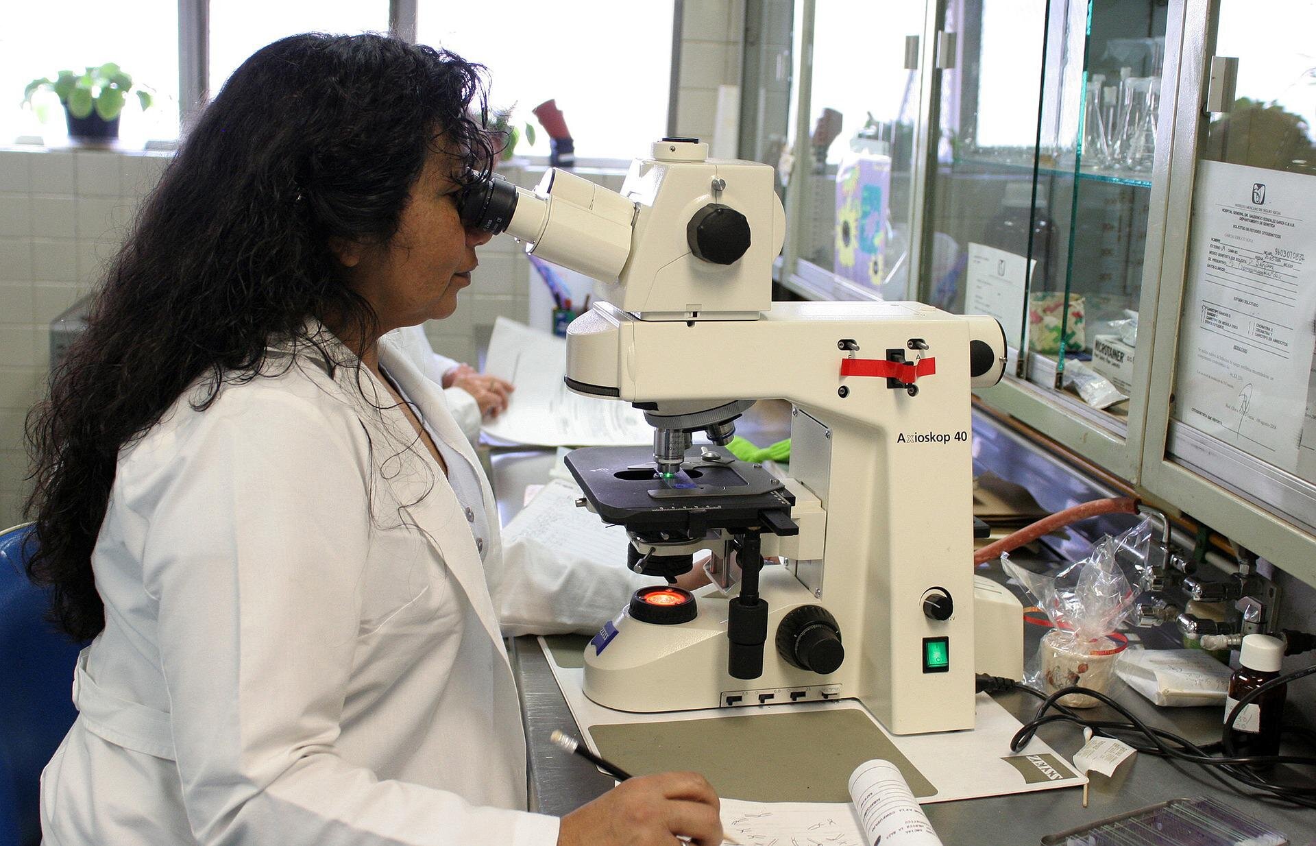 Das Forschungsteam löst ein jahrzehntealtes Problem der Mikroskopie