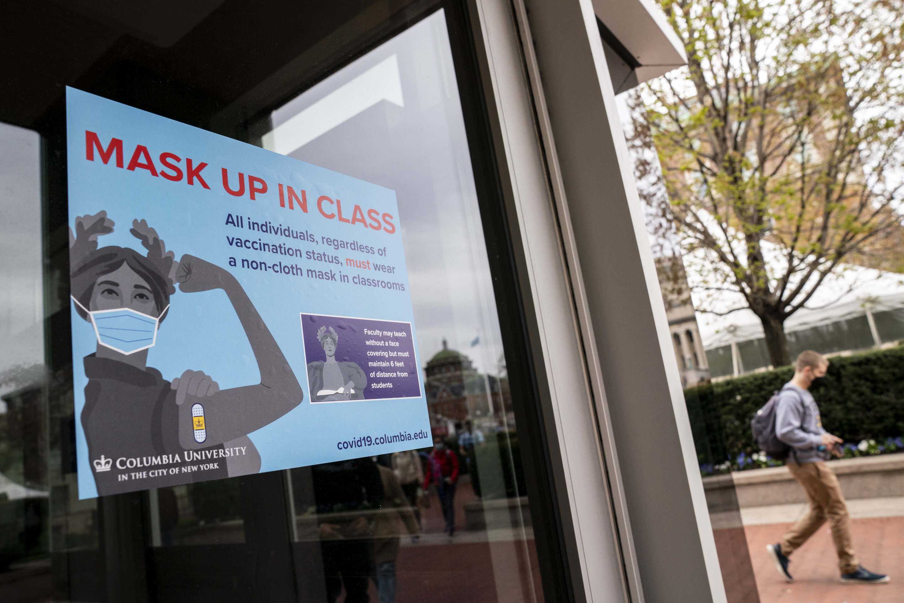 #Mask mandates return to US college campuses as cases rise