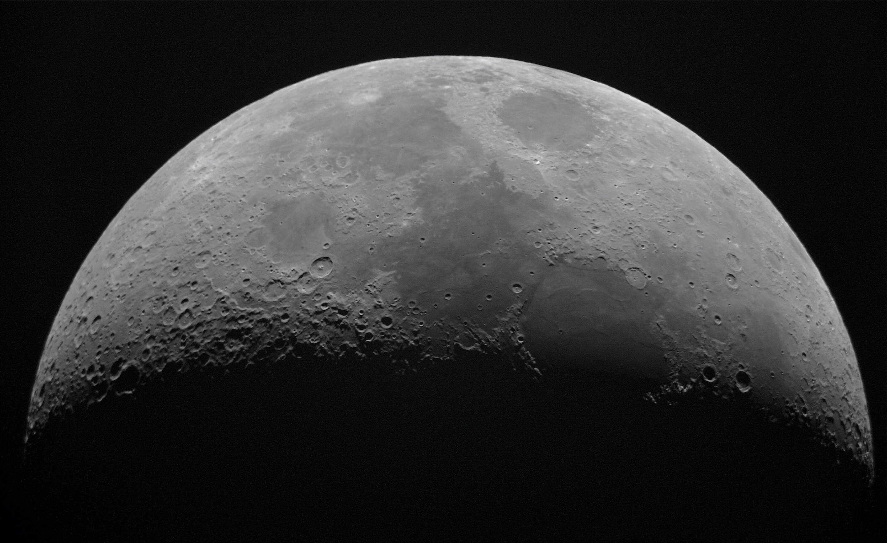 Orion spacecraft makes closest moon approach on Artemis I mission