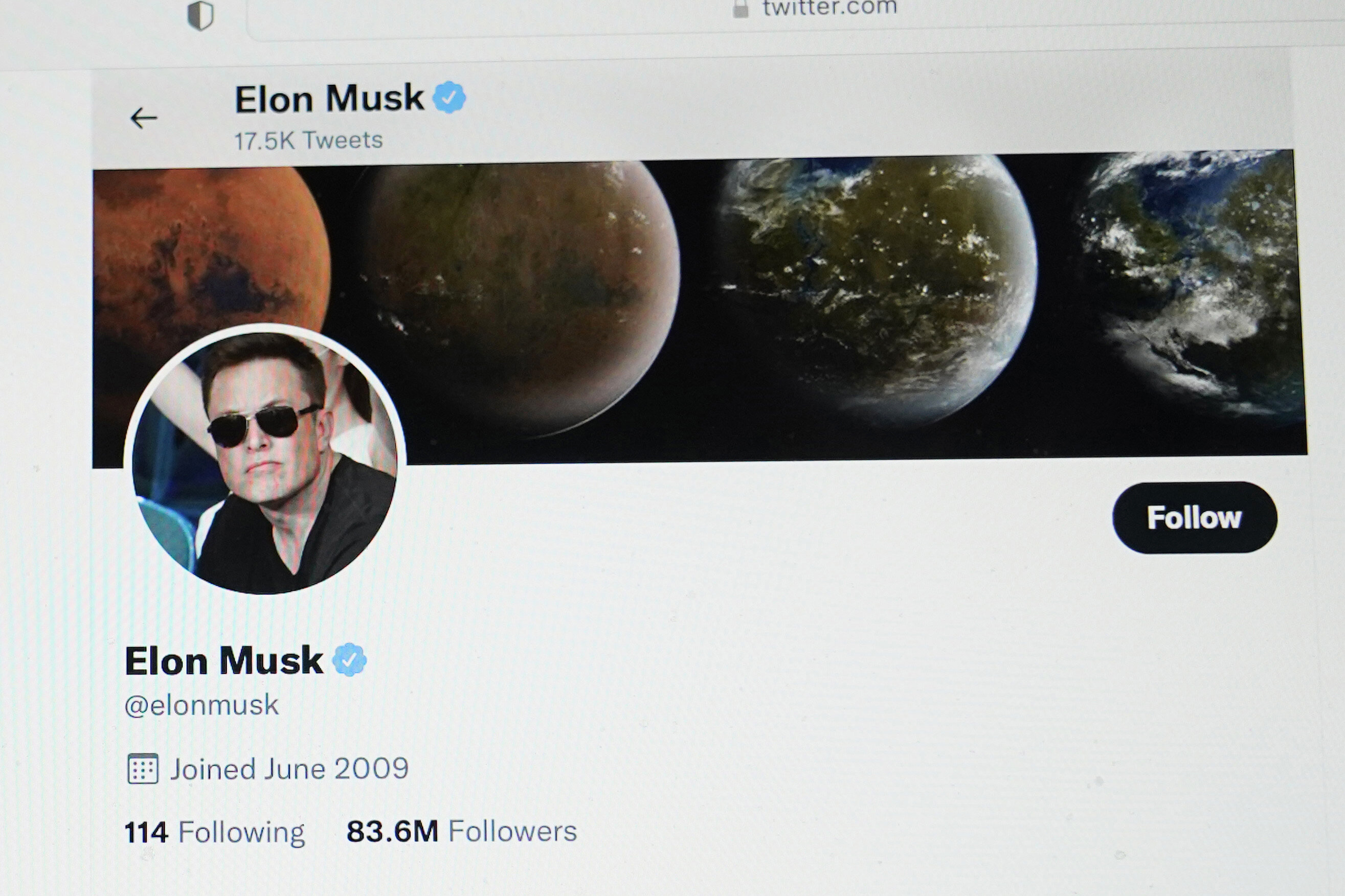 Musk wars with Twitter over his buyout deal—on Twitter