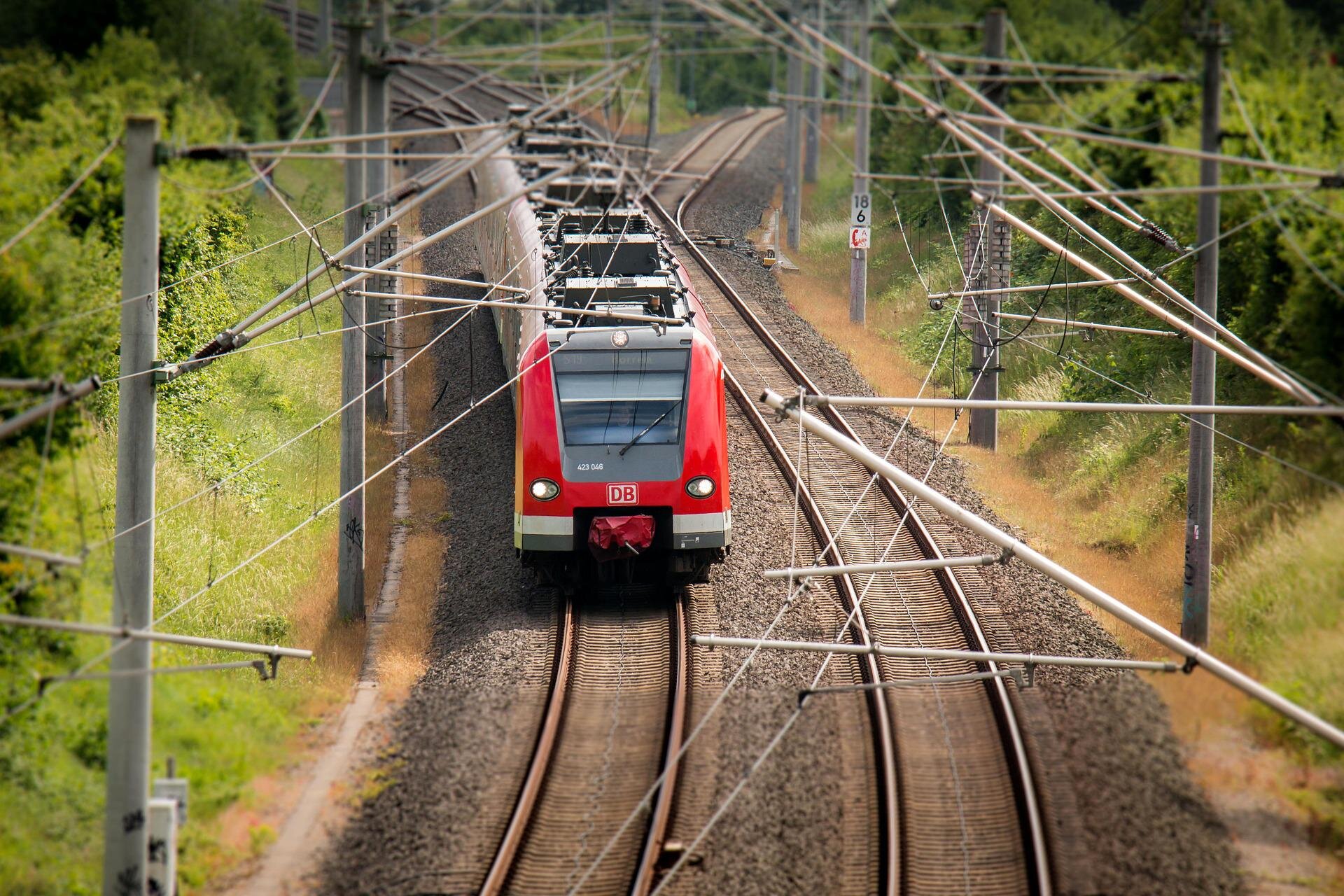 On track for reduced noise pollution and railway safety amplifiers