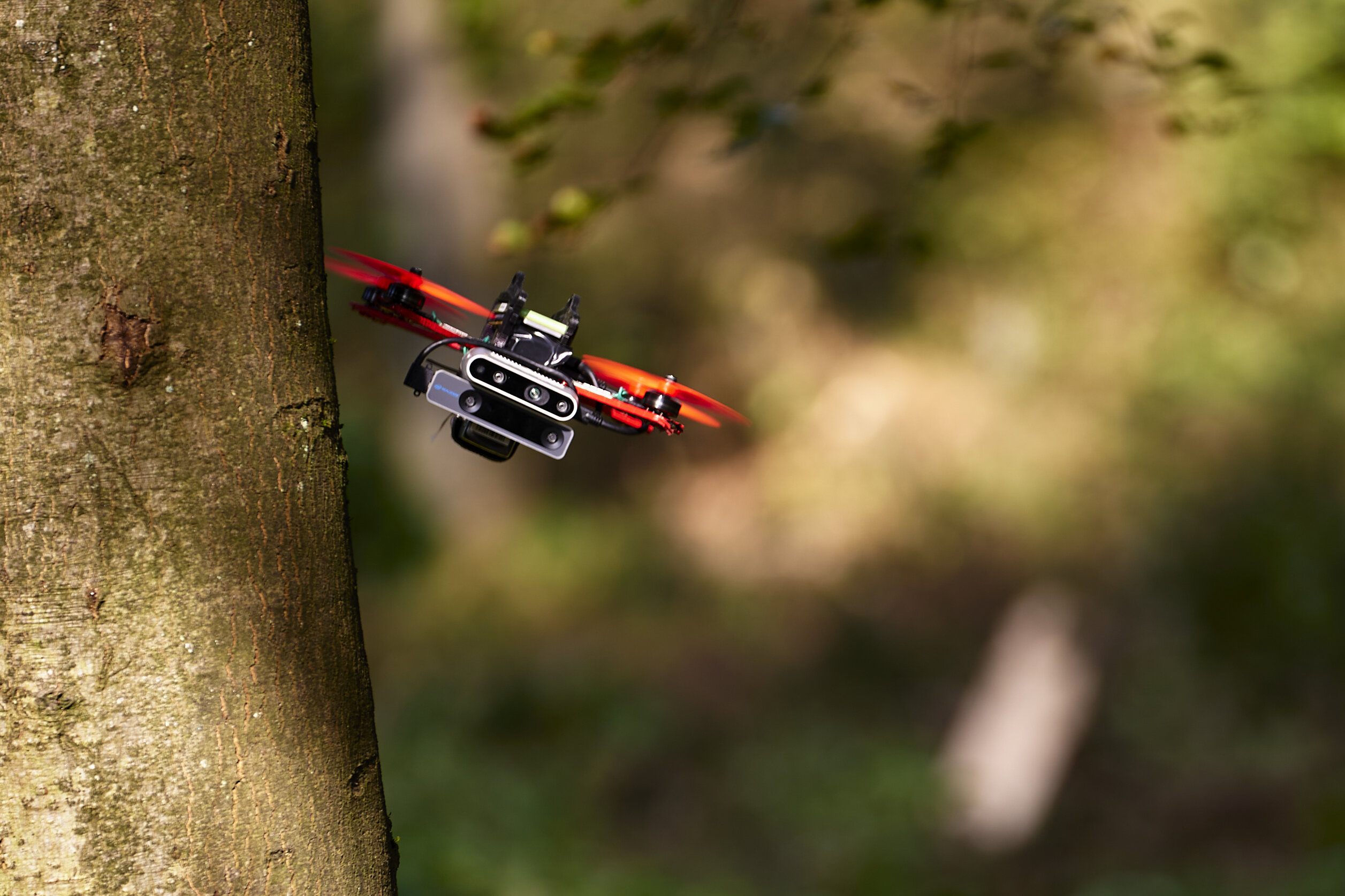 Open-source and open hardware autonomous quadrotor flies fast and avoids obstacles