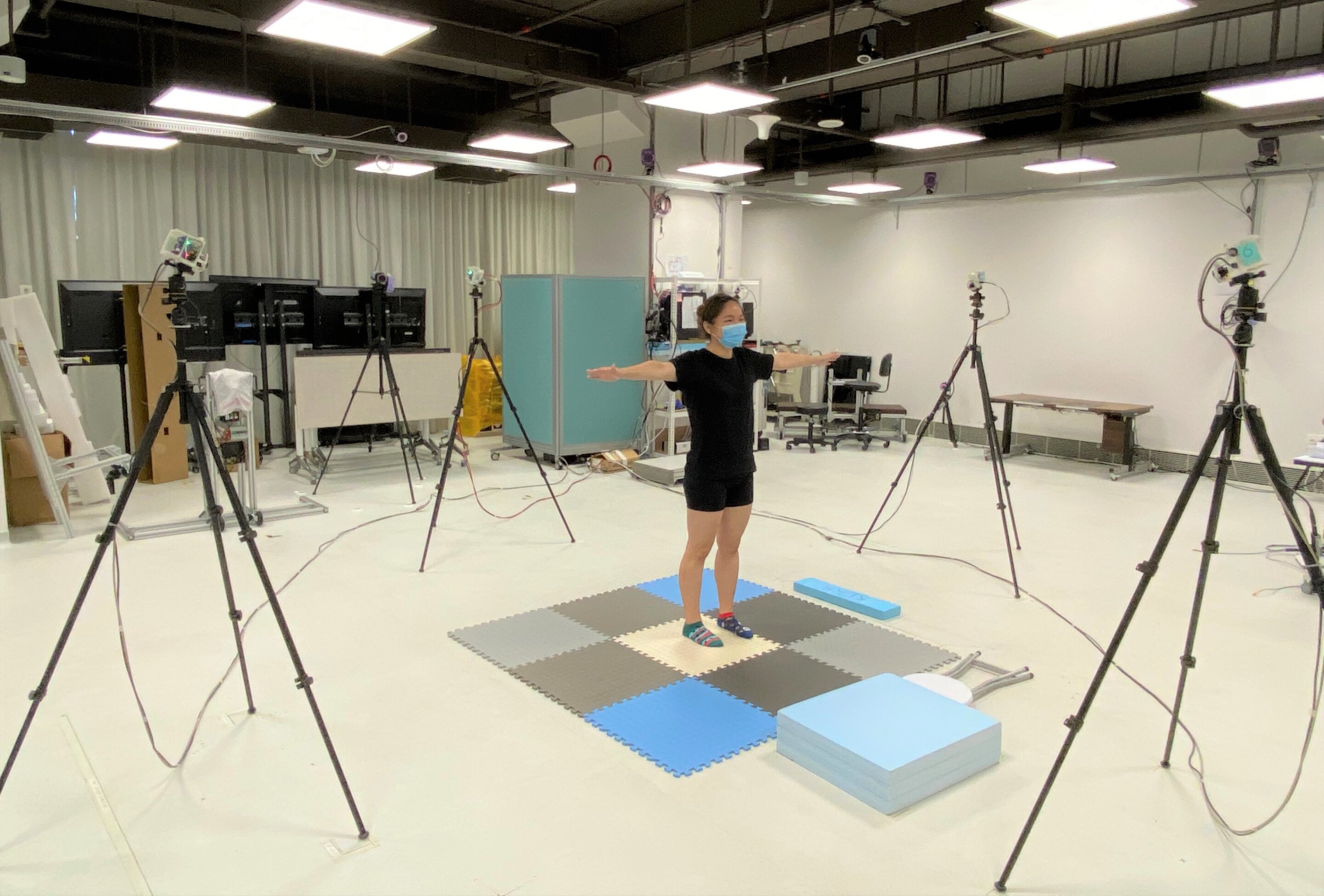 Efficient and precise motion capture system to aid in